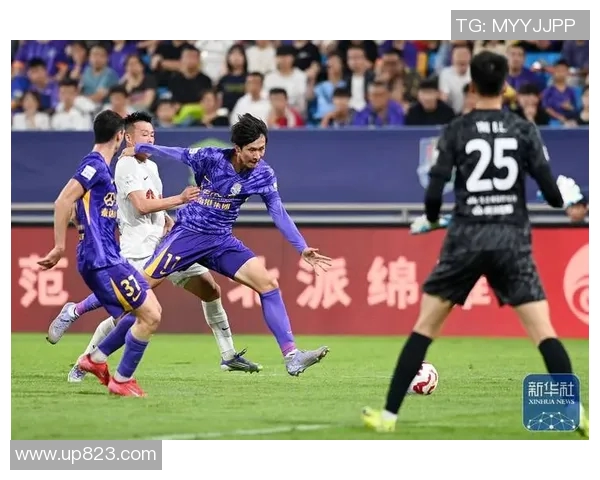 中超球队奋勇拼搏提升竞技水平助力中国足球再创辉煌